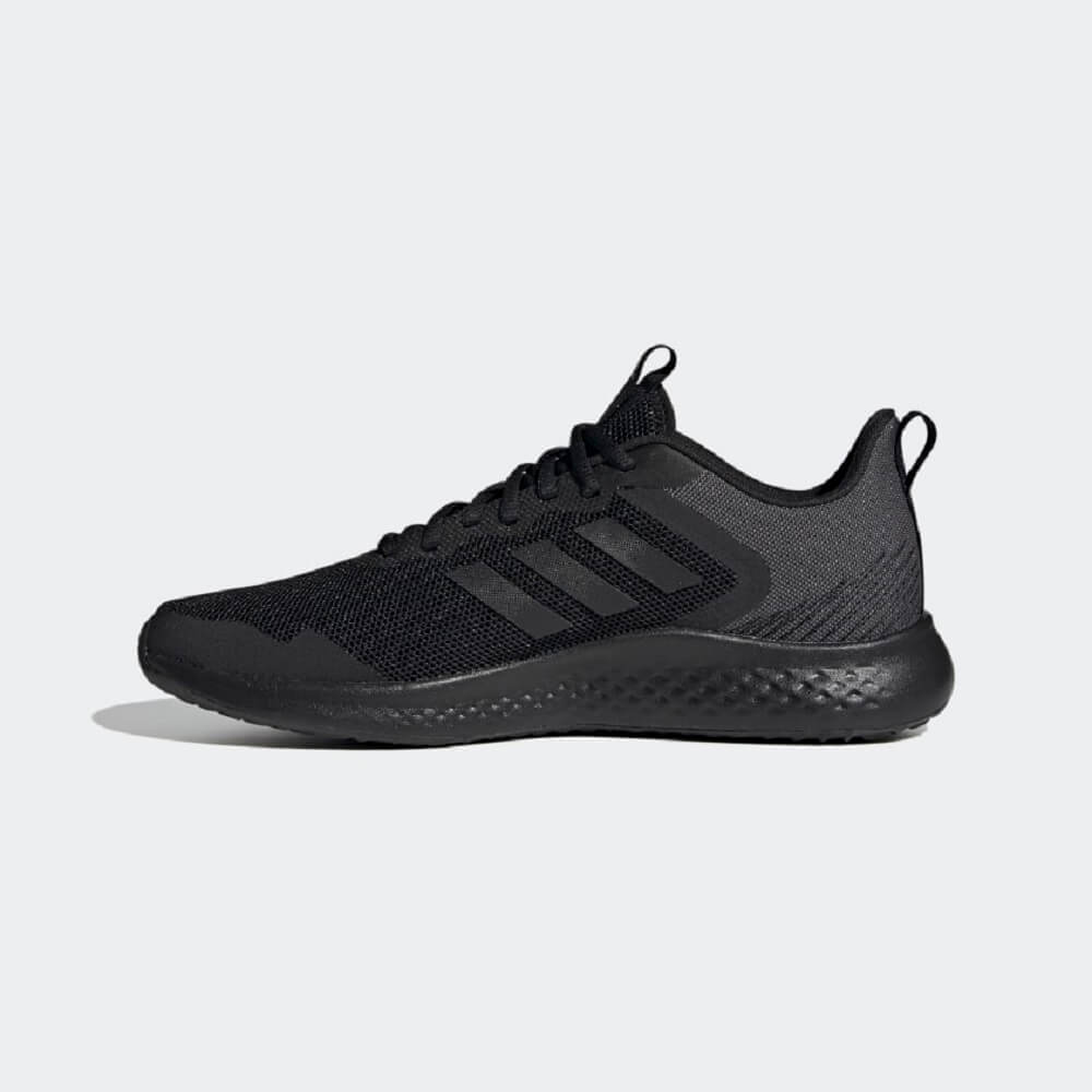 nike fluidstreet